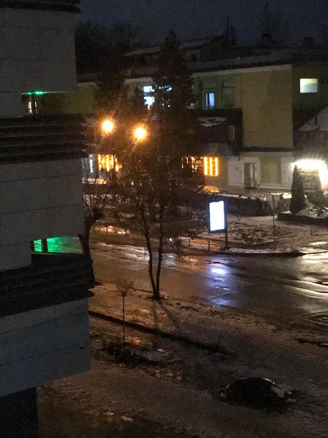 Apart Hotel Avinos Lviv Buitenkant foto