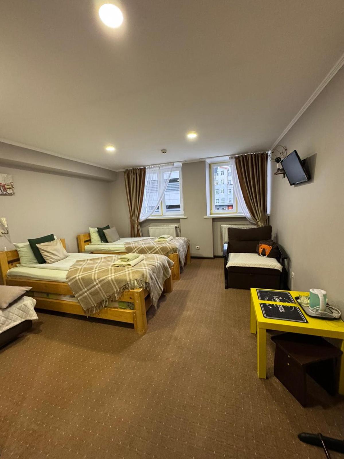 Apart Hotel Avinos Lviv Buitenkant foto